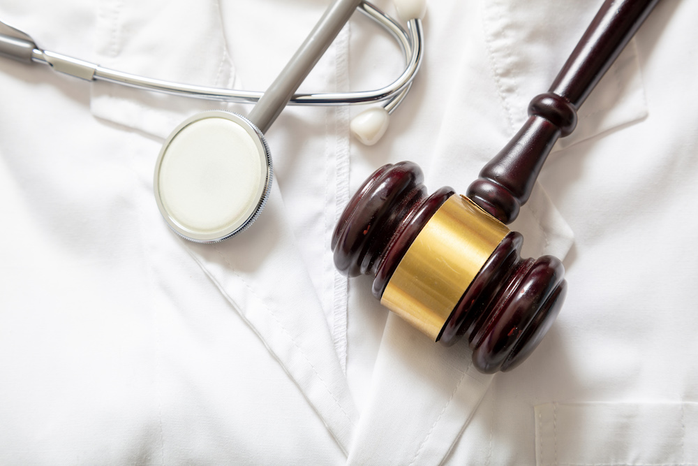 Stethoscope and gavel to represent medical malpractice in Kansas City